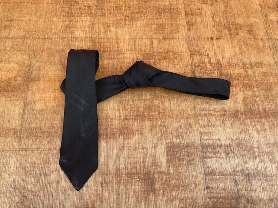 Vintage 1950s 1960s Mod Skinny Neck Tie - Black o… - image 1