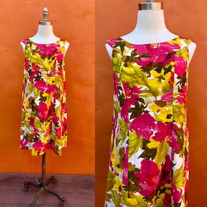 Vintage 1960s Hawaiian mini Dress. Tunic Dress Shift Dress. Floral Print Medium Size 8 10