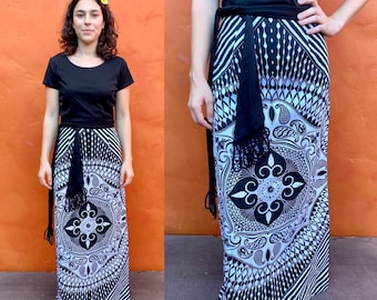 Vintage 1970s Maxi Dress. 70s boho hippie Hostess Dress party cocktail Funky Fun Opart psychedelic. Medium size 6 8 10