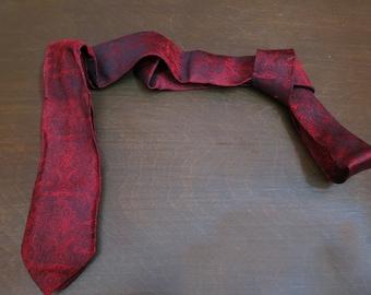 Vintage 1950's 1960s Silk Mod Skinny Necktie Suit Tie - Red with Black Damask pattern