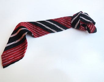 Vintage 1950s Mod Skinny Neck Tie. Red, White, Black Diagnonal Stripes