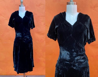 Vintage 1930s Black Silk Velvet Dress. Midi dress. Party Cocktail 30s Dress Size 6 8 Small Medium