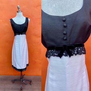 Vintage 1960s Black White Dress. Party dress. Cocktail dress. Black velvet trim. Audrey Hepburn Small Medium Size 6 8