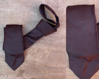 Vintage 1950s 1960s Mid Century Mod Skinny Silk Neck Tie -  Solid Brown