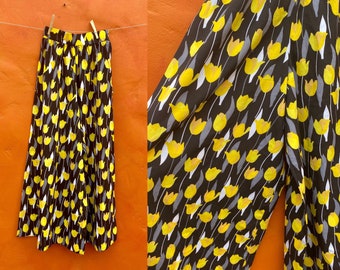 Vintage 1960s 1970s Floral Palazzo Pants. Wide Leg Pants. Black Yellow Gray Tulip Print xxs xs Size 0 00