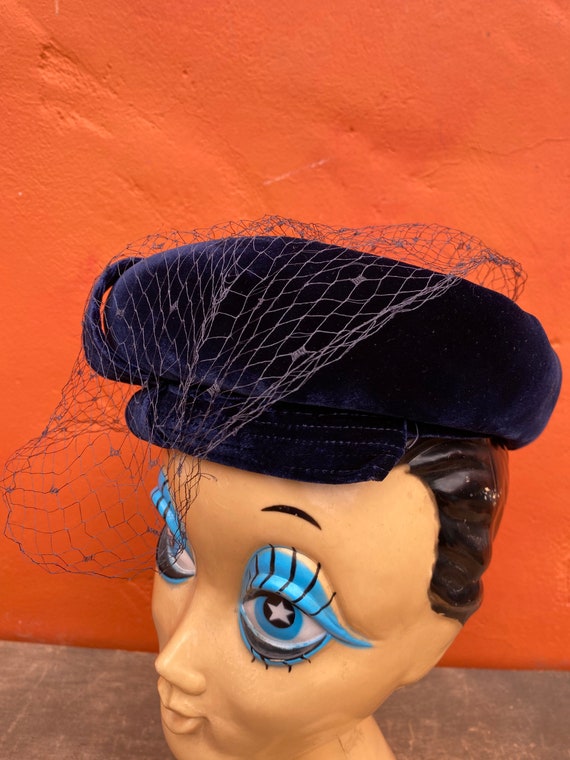 Vintage 1940s Blue Velvet Tilt hat with Netting - image 8