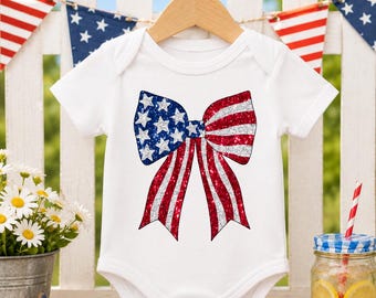キラキラ光る愛国的なリボン付き幼児/ベビーTシャツ