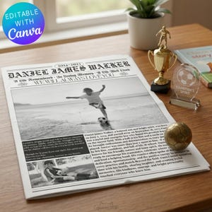 Könnte beinhalten: Eine Gedenkzeitung mit der Überschrift "DANIEL JAMES WALKER" und einem Foto eines Jungen beim Fußballspielen. Eine goldene Trophäe, eine transparente Glasauszeichnung und ein Fußball liegen auf dem Holztisch.