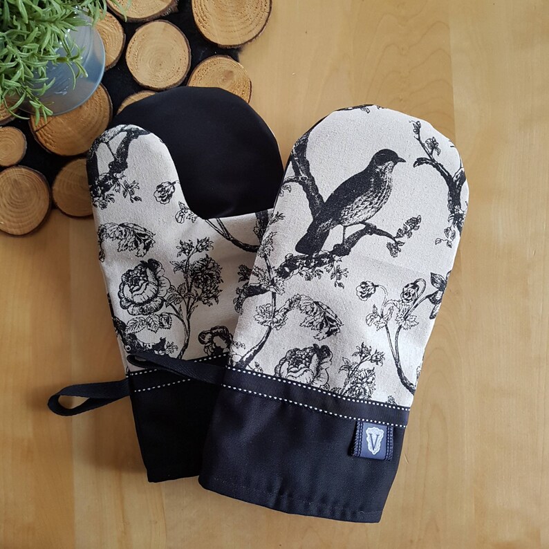 Mitaines de cuisine isol\u00e9es en coton et lin \u00e0 motifs d/'oiseaux Cadeau d/'hotesse