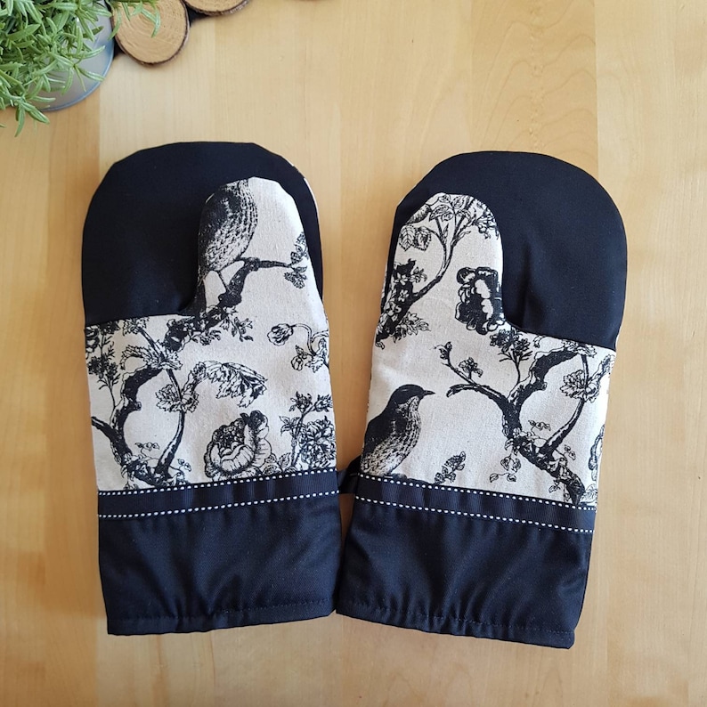 Mitaines de cuisine isol\u00e9es en coton et lin \u00e0 motifs d/'oiseaux Cadeau d/'hotesse