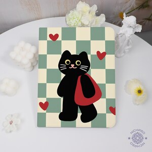 Custodia per iPad Black Cat Grid con portapenna per A16, iPad Pro, Air 5/6/7, Mini 6/7, iPad 10/11a generazione, 11" 13", in pelle PU, con funzione di accensione e spegnimento automatico.