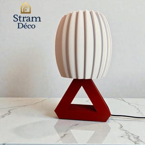 Customizable "Triangle" table lamp | Original creation by Stram Déco