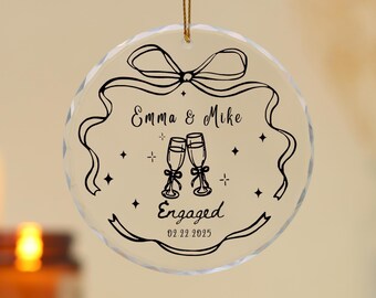 Adorno personalizado con nombre para pareja comprometida, regalo de aniversario de compromiso, adorno de cristal, decoración de lazo de champán, regalo de compromiso para pareja