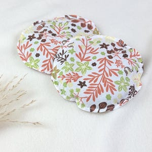 Mini heat packs, set of 2, ideal for jacket pockets, round hand warmers with floral pattern, small gift, wellness gift