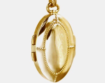 Gold Locket Necklace - Etsy Singapore