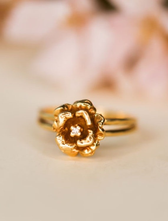 Vintage 14k Gold Rose Ring with small diamond Gold