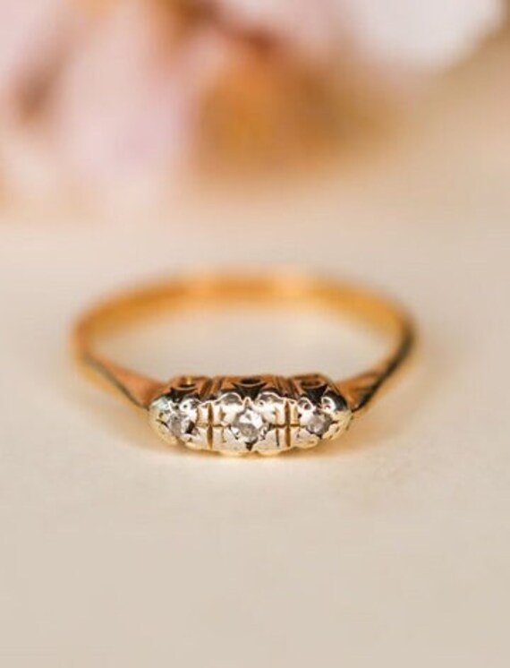 Vintage Dainty Gold & Diamond Ring Vintage Diamond Ring Vintage Engagement Ring Vintage Wedding Ring Anniversary Gift