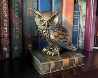 Hand-Painted Bronze Owl Statue – 3D Printed Home Decor | Bookshelf Accent | Desk Ornament | Wizarding-Inspired Gift