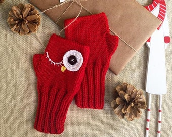 Red Knit Owl Fingerless Gloves: Crazy Eye Mittens
