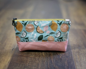 Small zipper pouch