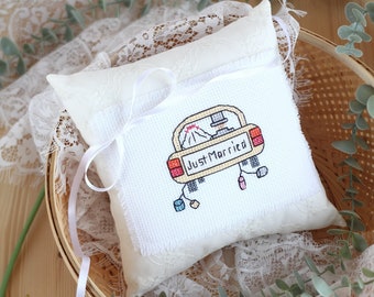 Coussin pour alliances, Coussin Just Married, Coussin pour mariage au point de croix, Coussin blanc pour porte-alliances, Présentoir pour alliances, Décorations de mariage