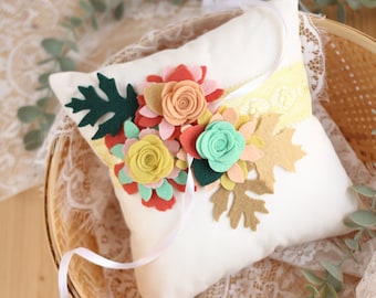 Wedding Ring Pillow with Felt Flowers and Leaves, Bridal Ring Holder, Floral Pillow, Linen Flower Ring Cushion, Bearer Pillow for Rings
