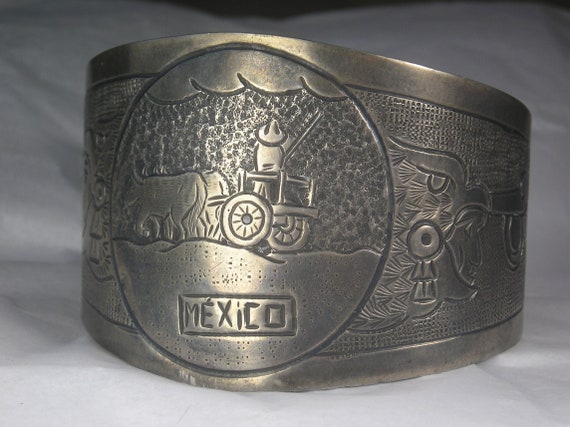A Pre-1940 Hcrafted Mexican Antique Unmarked Silv… - image 1