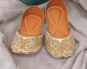 Zapatos planos tipo mojari de tela bordada en oro, con amortiguación y sin cordones para mujer.