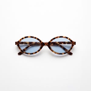 Lunettes de soleil ovales écaille de tortue : verres bleus rétro années 90 (54 mm)