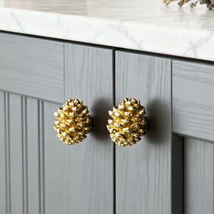 Pinecone Shape Brass Cabinet Knob: Creative Drawer Handle