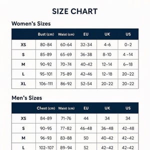 Puede incluir: Una tabla de tallas de ropa para mujer y hombre, con medidas en cent&iacute;metros. La tabla incluye tallas de pecho, cintura, EU, UK y US, que van desde la XS hasta la XL. El texto "SIZE CHART" est&aacute; en la parte superior.