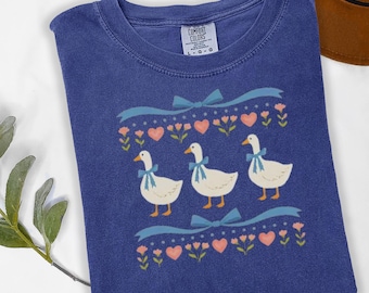 Comfort Colors® Vintage 80s Goose Shirt,Homesteading Mama Duck Graphic Tee,Cottagecore Gift Tee