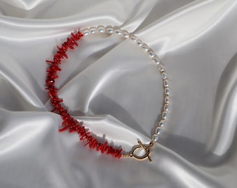 Koraalparelketting, natuurlijke zoetwaterparels, natuurlijk koraal, roestvrijstalen sluiting, handgemaakt Italiaans design