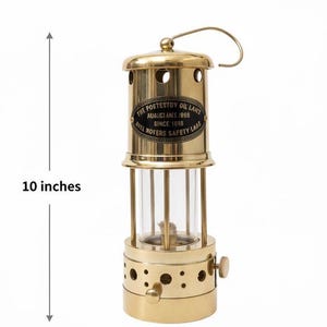 アンティーク真鍮製安全ランプ - ヴィンテージ灯油ランタン - 航海風インダストリアル装飾 - コレクター向け吊り下げ式