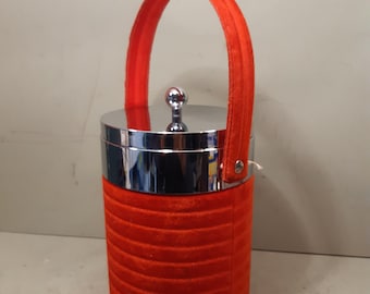 roter Eiskübel