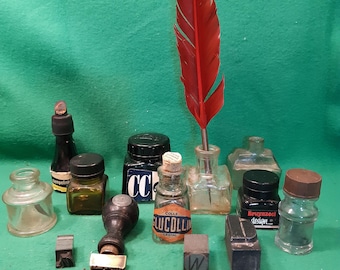Collection de flacons d'encre, etc.
