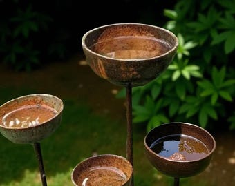 Metal Bee Rain Catcher Stakes – Rustic Garden Water Bowls, Set of 3