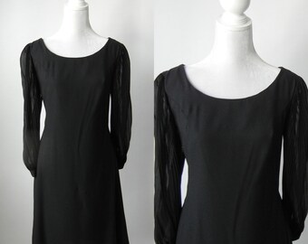 Robe noire vintage des années 1960 avec manches plissées sheer