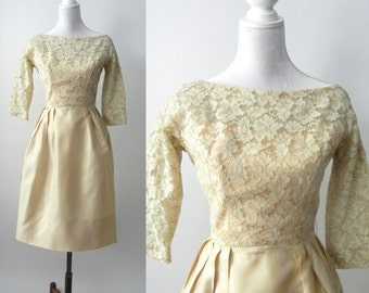 vintage années 1950 Beige Cocktail Dentelle Short Robe de mariée