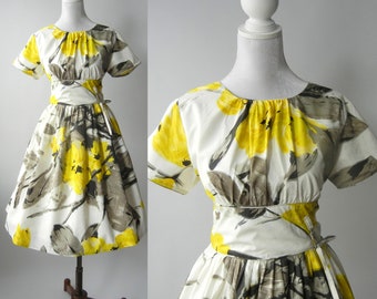 Vintage 1950 Style Summer Cotton Robe avec motif floral jaune