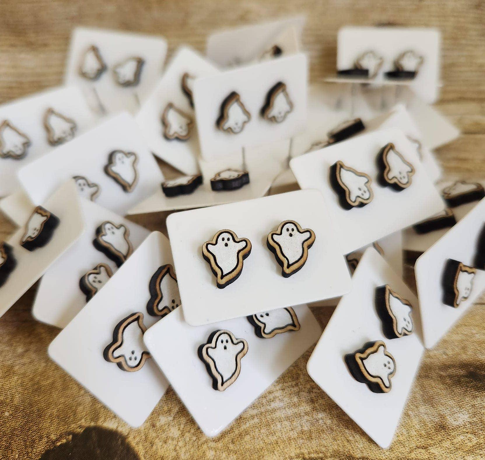 Ghost Halloween Wood Stud Earrings - Thumbnail 2