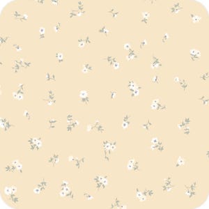 Könnte beinhalten: Ein nahtloses Muster mit kleinen weißen Blumen mit blauen Zentren und graugrünen Blättern, die auf einem hellbeige Hintergrund verstreut sind. Das florale Design ist zart und erzeugt eine weiche, Vintage-Ästhetik, geeignet für Stoff oder Tapeten.