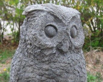 Statue hibou béton massif