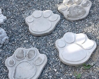 Set of 4 Paw Print Stepping Stone (Large)