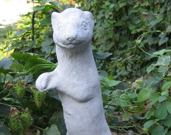 Statue furet debout