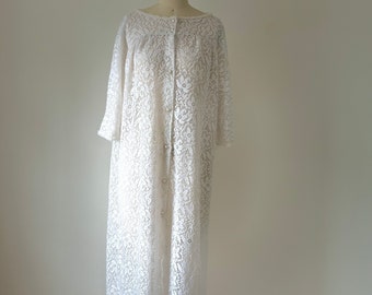 White Peignoir, Size M, Lace Dressing Gown