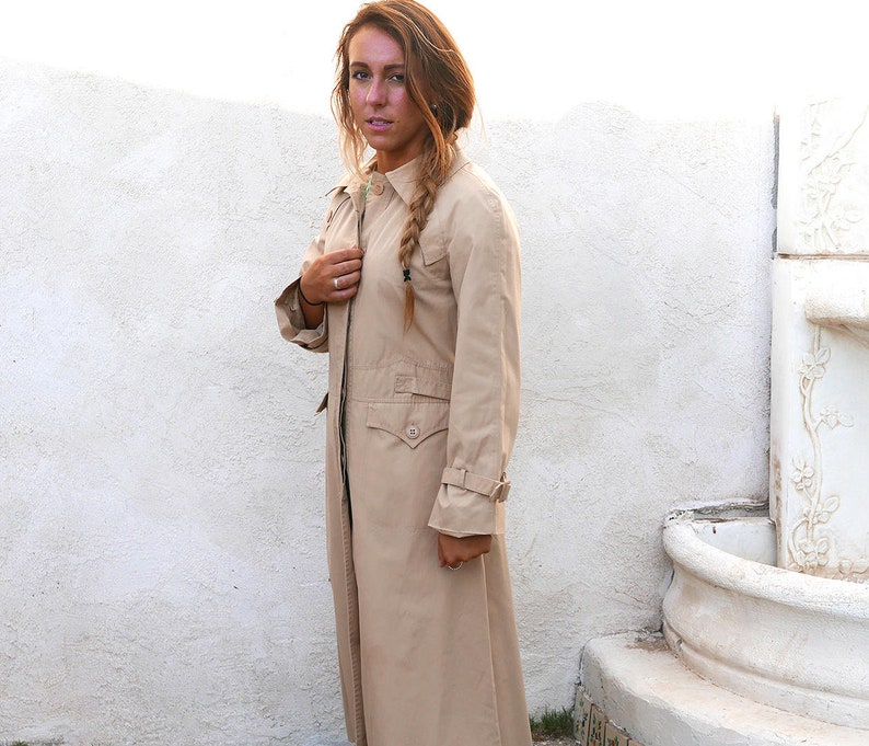 Vintage 70s Trench Coat, Size M, Classic Khaki Rain Jacket, Fitted Beige Raincoat image 2