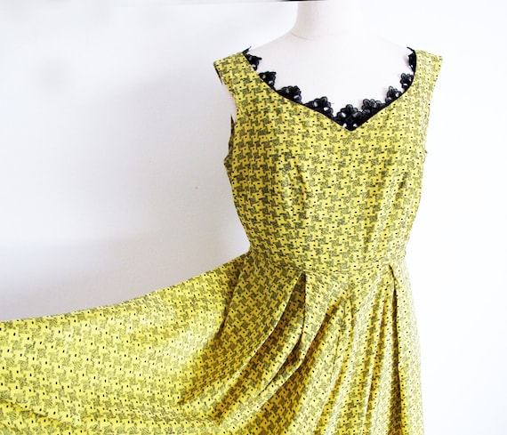 Yellow 1940s Day Dress, Size M, Rockabilly Frock,… - image 1