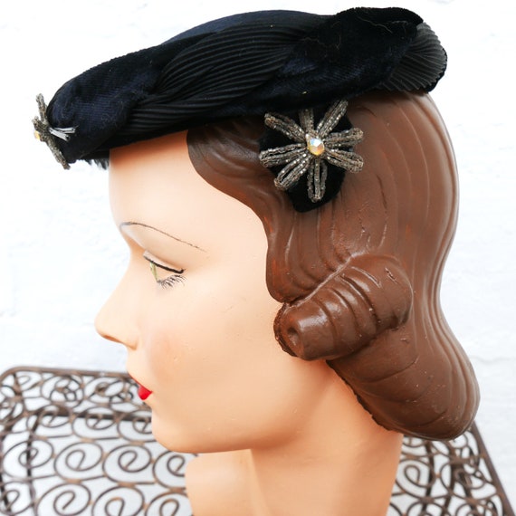 1950s Little Black Hat with Feathers, Kentucky De… - image 10