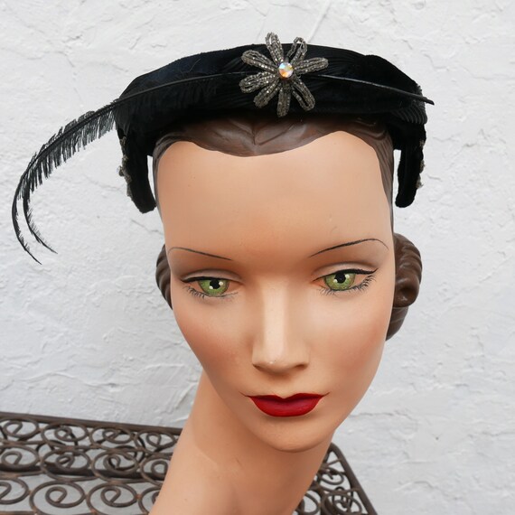 1950s Little Black Hat with Feathers, Kentucky De… - image 1